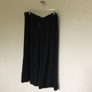 LOU & GREY Wide Leg Crop Pants